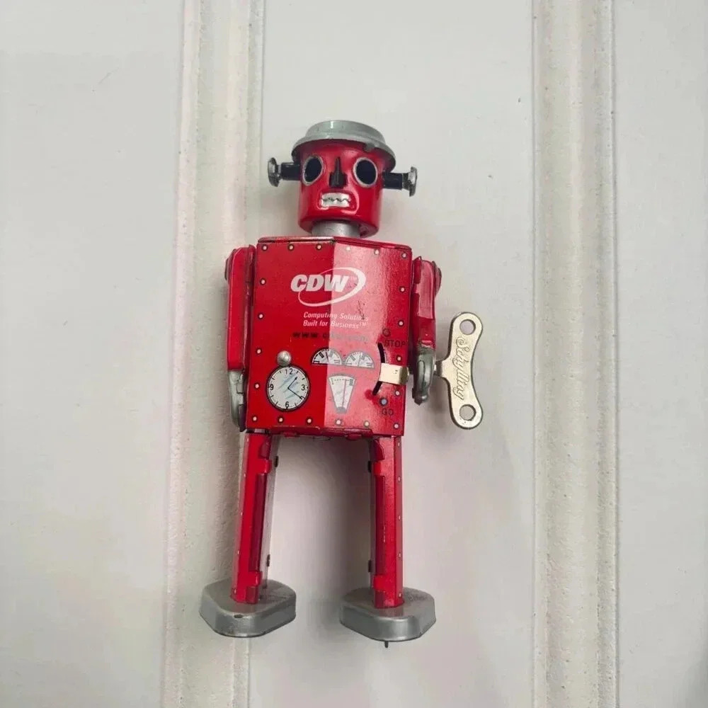 VINTAGE REAR CDW WIND-UP WALKING TIN ROBOT TOY -- works